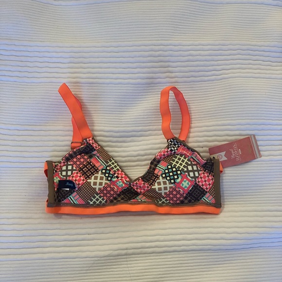 BNWT Maaji reversible bikini top - Picture 4 of 4